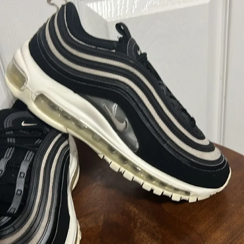 🔥🔥‎ NIKE AIR MAX 97 Running Shoes - Black/White - Women Sz 7 - EXCELLENT